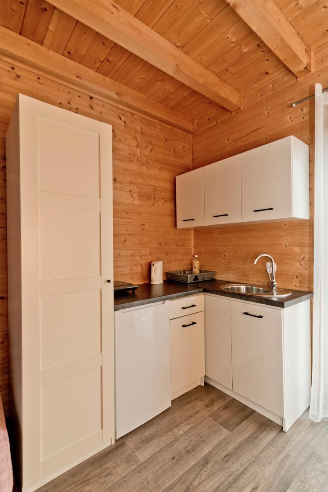 Resort Eden - Domki, Pokoje, Apartamenty Jastrzebia Gora Bagian luar foto